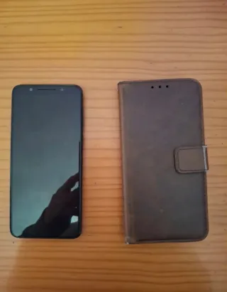 Telefono Alcatel Nero con Custodia Marrone