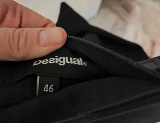 Falda vaquera corta Desigual negra