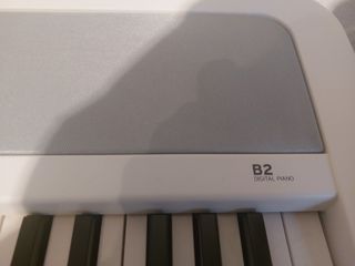 Piano Digital Korg B2SP WH + Banco