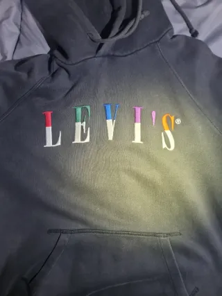 Sudadera Gris Levi's con Logo Multicolor