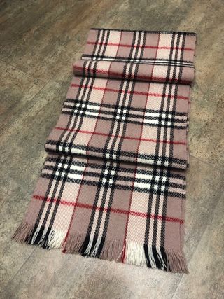 Bufanda clásica cuadros flecos beige y rojo