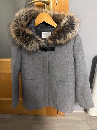 Chaquetón Zara gris talla M con capucha