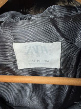 Chaquetón Zara gris talla M con capucha