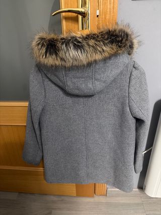 Chaquetón Zara gris talla M con capucha