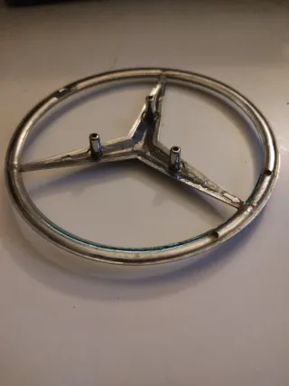 Insignia Mercedes-Benz Estrella Cromada