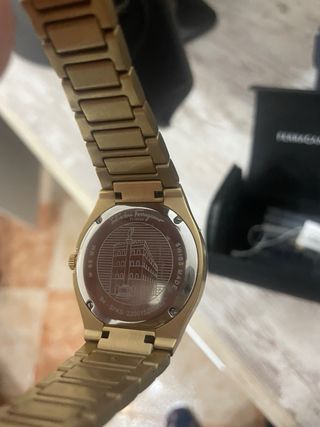 Reloj Salvatore Ferragamo dorado