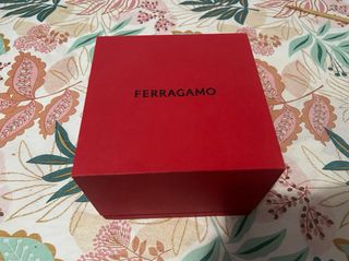 Reloj Salvatore Ferragamo dorado