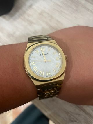 Reloj Salvatore Ferragamo dorado