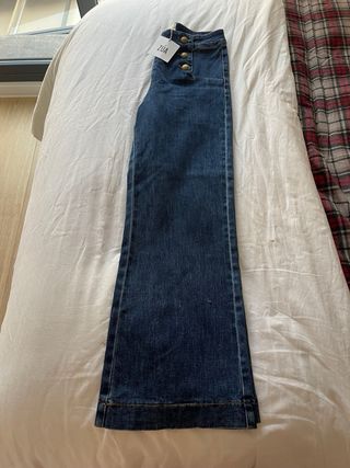 Pantalones vaqueros anchos con botones