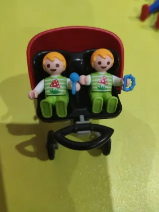 Playmobil mamá con carrito gemelos