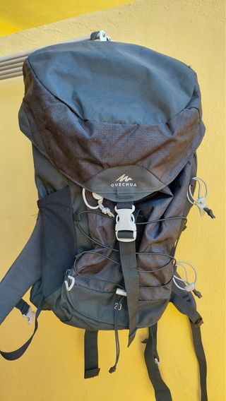 Mochila Quechua 20L Gris