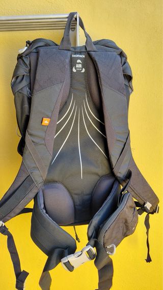 Mochila Quechua 20L Gris