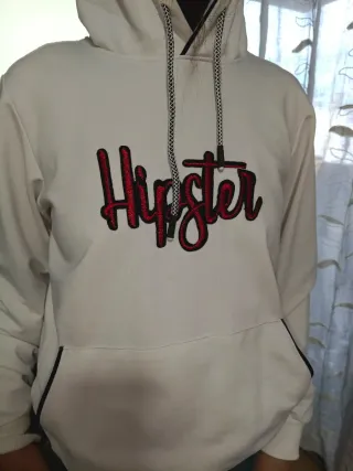 Sudadera deportiva y juvenil, con capucha.