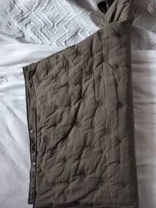 Capa acolchada Desigual verde