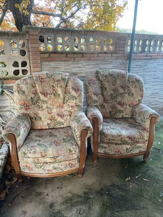 GRATIS!!! recogida en Escalon!  2 Sofás estampados
