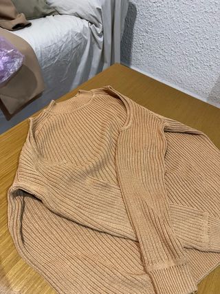 Jersey hombros descubiertos beige