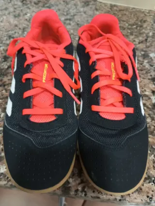 Zapatillas Adidas Negras y Rojas