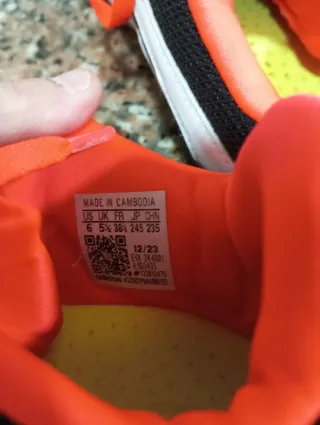 Zapatillas Adidas Negras y Rojas