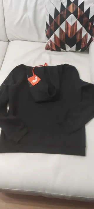 Felpa Nike nera con lacci arancioni