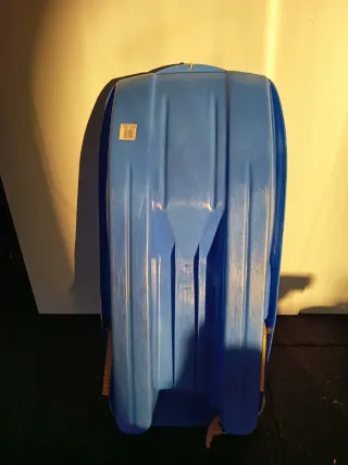 Trineo azul con cuerda