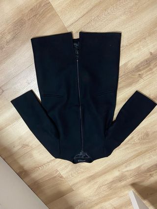 Abrigo negro Zara talla M con cuello de pelo