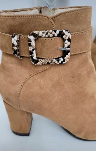 Preciosos Botines beige. 37.