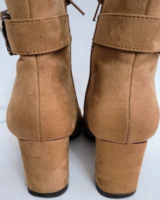 Preciosos Botines beige. 37.