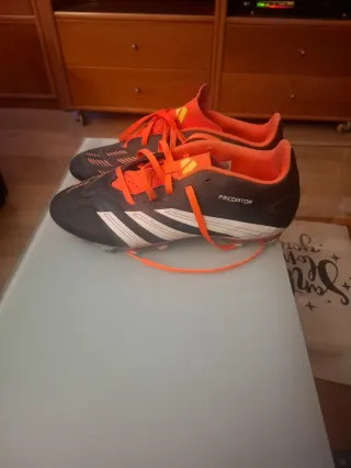 Botas de fútbol Adidas Predator casi nuevas
