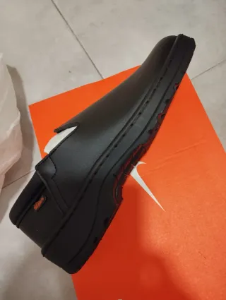 Zuecos Dian negros para trabajar