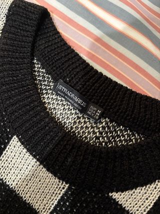 Jersey Stradivarius cuadros blanco y negro