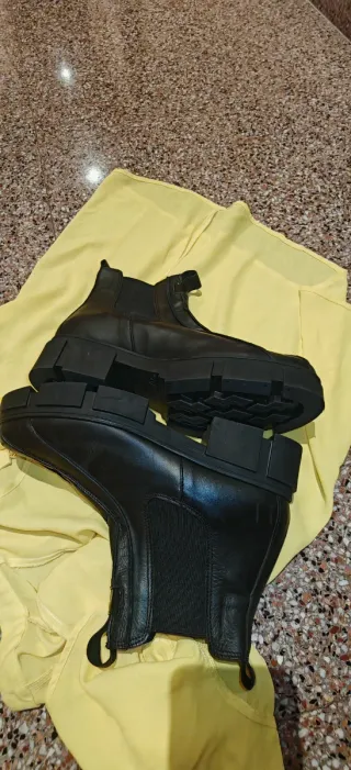 Botines de cuero negros talla 41