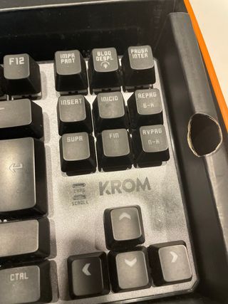 Teclado Krom Kernel TKL RGB Mecánico