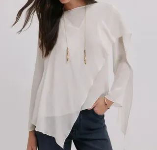 Blusa cruzada asimétrica blanca