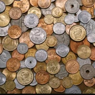 Lotto di 3 kg Monete Mondiali tutte Diverse