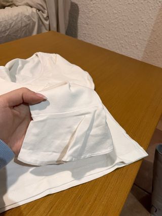 Camiseta Zara manga acampanada blanca