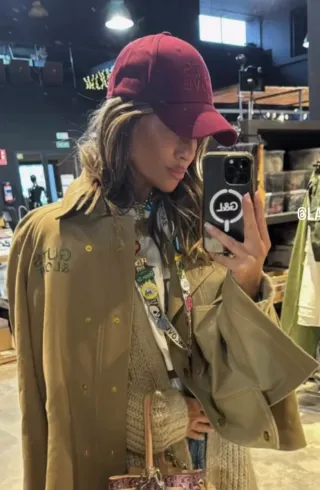 Gabardina/ Trench GUTS & LOVE.