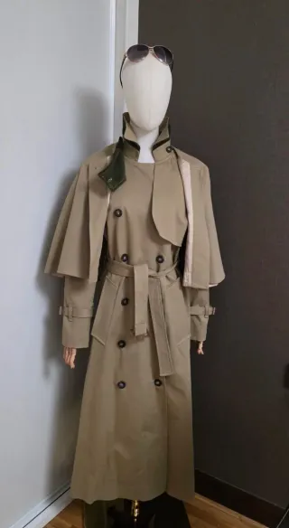 Gabardina/ Trench GUTS & LOVE.