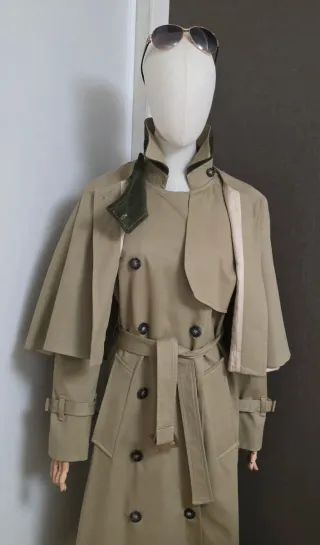 Gabardina/ Trench GUTS & LOVE.