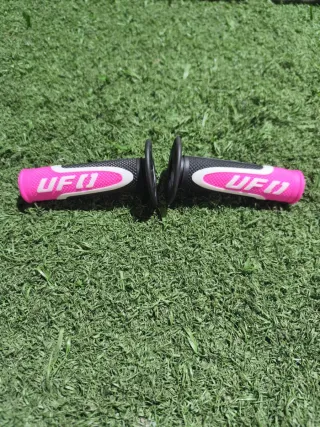 Puños UFO para moto color rosa