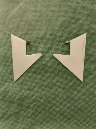 Orecchini V stilizzata acciaio