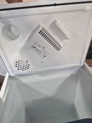 Nevera portátil MOBICOOL ME27