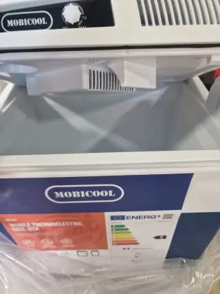 Nevera portátil MOBICOOL ME27