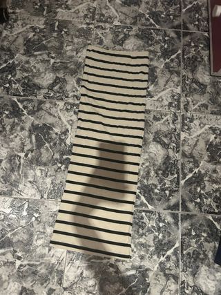 Falda larga de rayas beige y negras