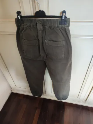 Pantaloni cargo verdi scuro taglia S