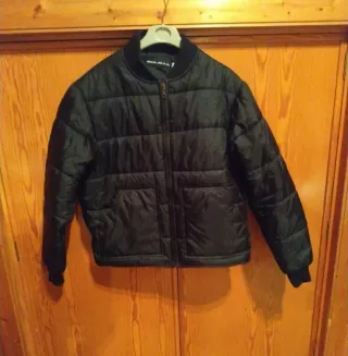 Cazadora acolchada negra