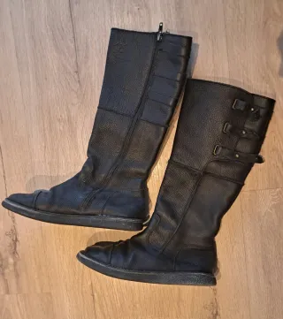 Botas altas piel Kickers negras