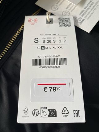 Plumífero con capucha, a estrenar