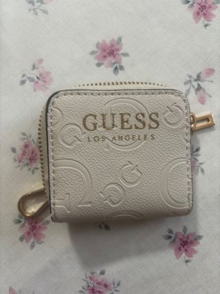 Monedero Guess Beige y Dorado