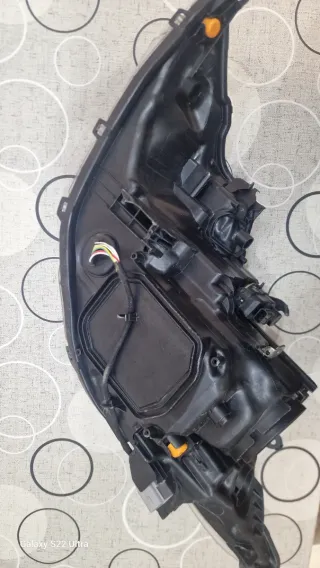 Faro Toyota Auris E180 Derecho