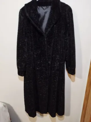 Abrigo vintage imitación astracán negro